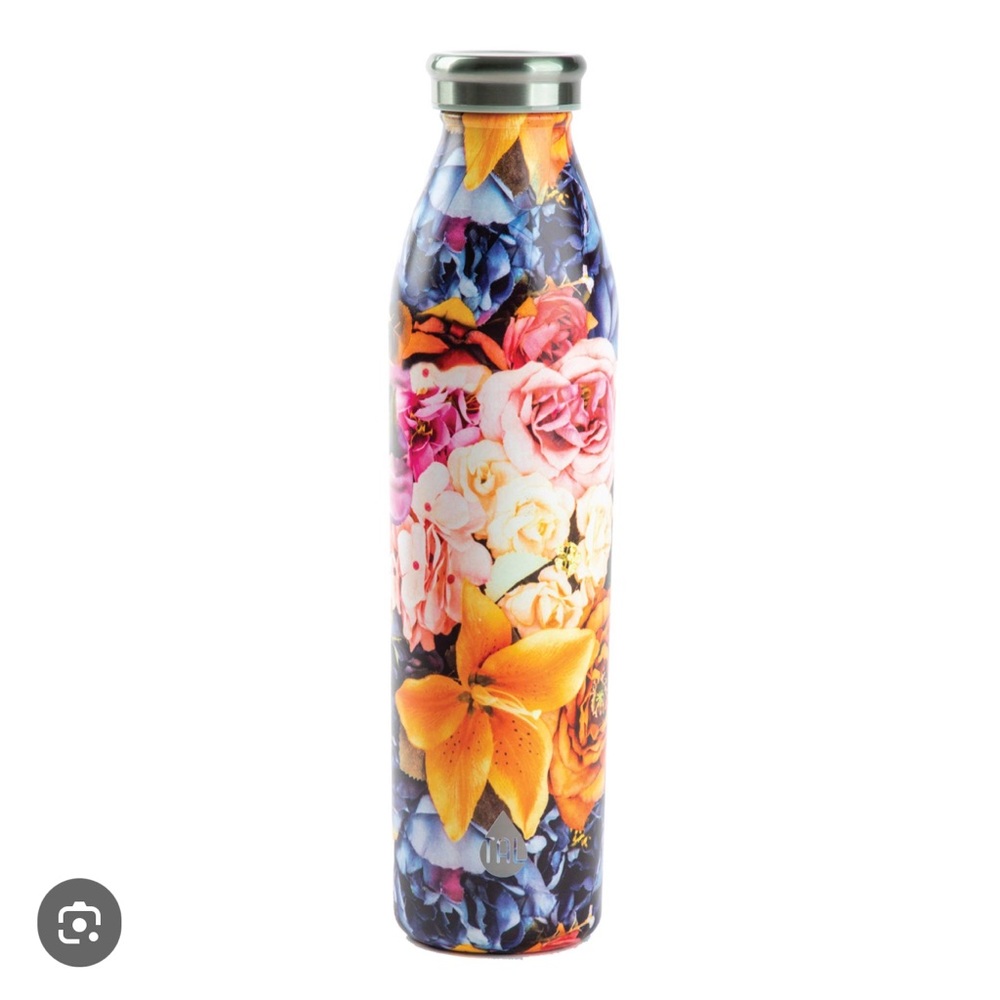 TAL Floral double wall, Insulated Water Hydro flask.
20 oz.